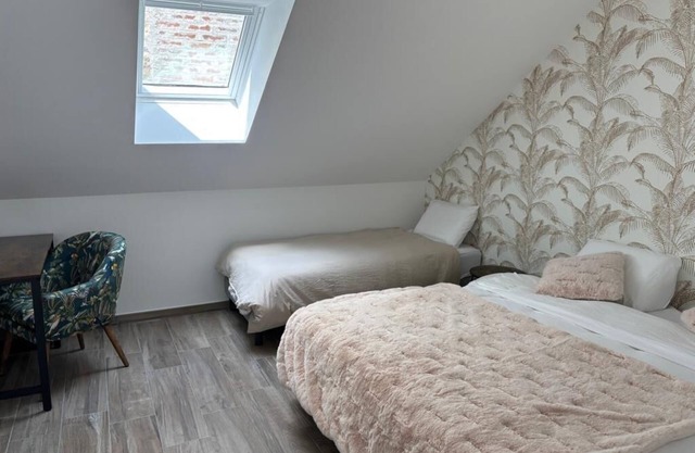 Spacious gîte with jacuzzi-sauna area, reception room and terrace with games.