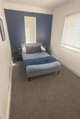 Spacious Guest House Thornton Road, London