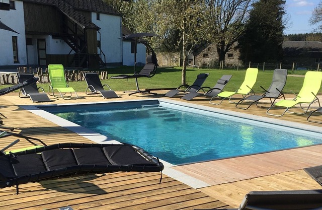 Espaciosa Casa en La Roche-en-Ardenne con piscina
