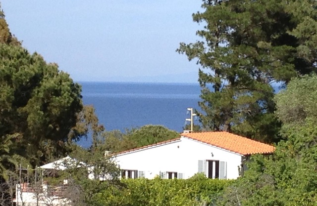 Amplia casa de vacaciones con vistas al mar y jardín cerca de la playa en la isla de Elba