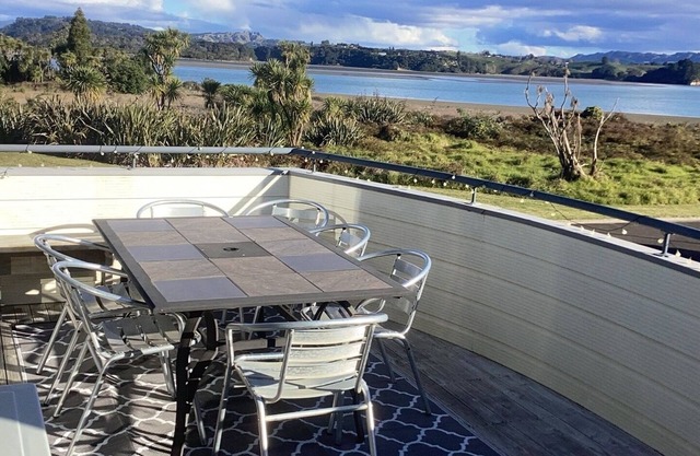 Spacious Harbourside Luxury