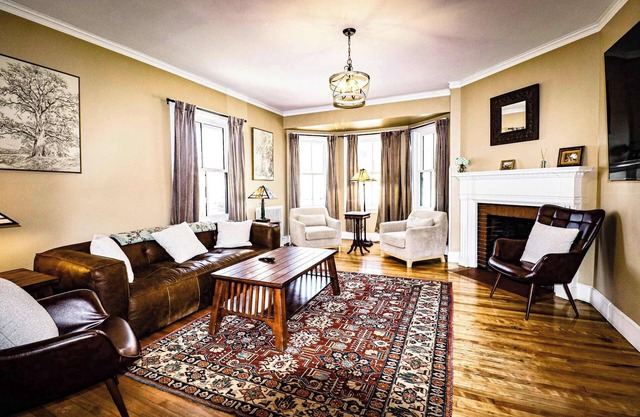 Spacious Historic Home | 7BR West End for Groups