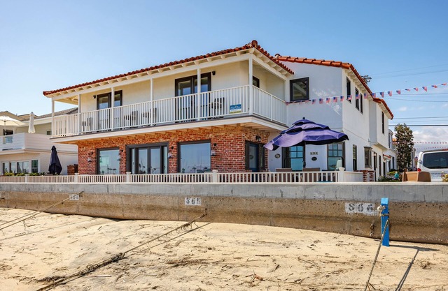 Spacious Historic Balboa Beauty