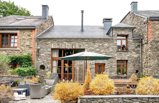 Espaciosa casa de vacaciones en Vresse-sur-Semois con terraza
