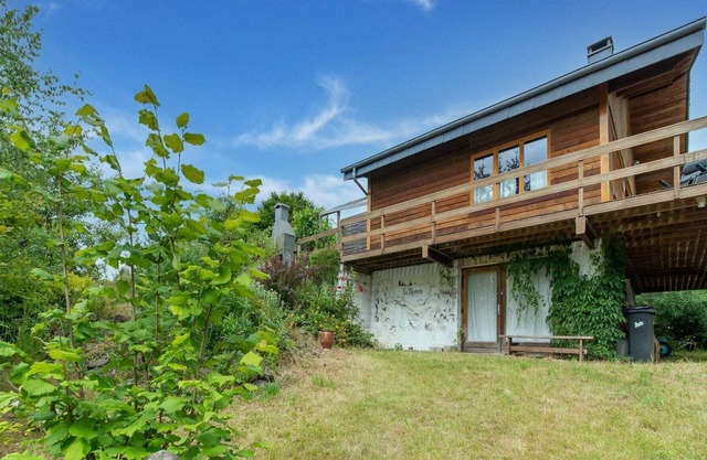 Acogedora casa de vacaciones en Bièvre en una zona con encanto