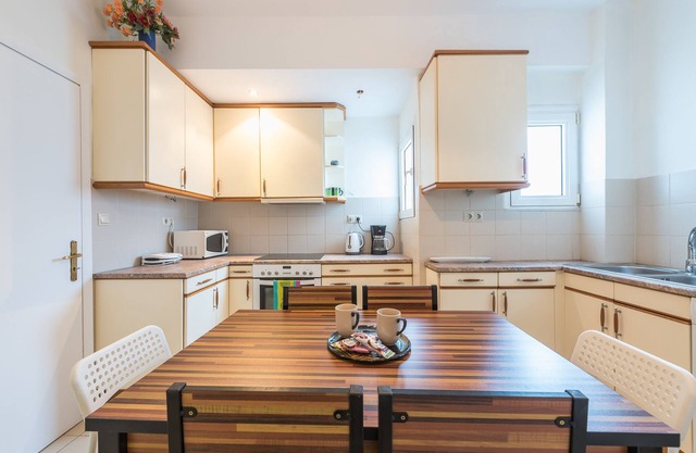 Spacious Holiday Family Home by Cloudkeys