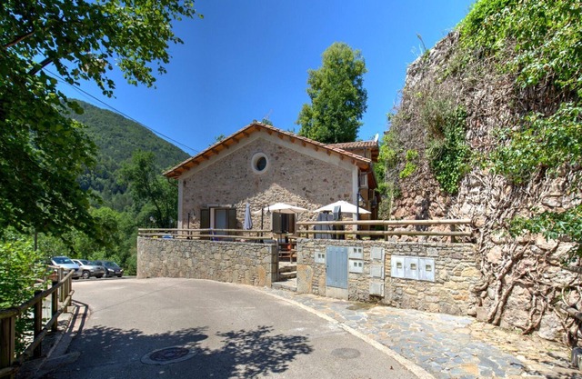 Espaciosa casa de vacaciones en Cataluña con jardín