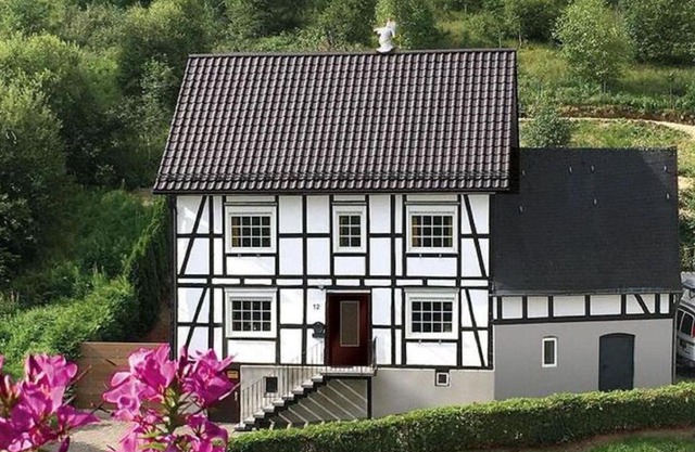Haus Ruhrquelle with terrace and garage near Winterberg