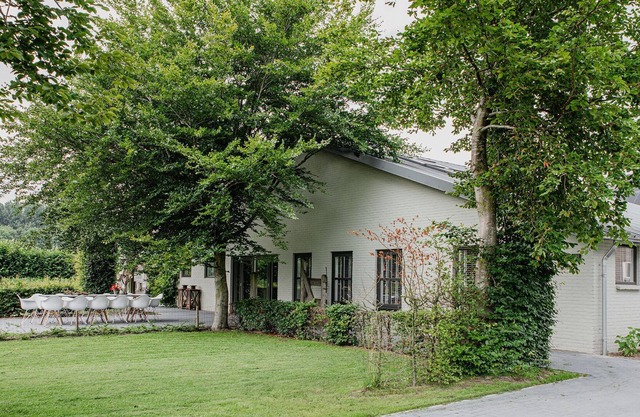 Espaciosa casa de vacaciones en Leende con jardín