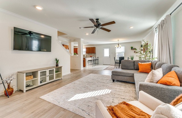 Spacious Home 11 Mi to San Antonio River Walk