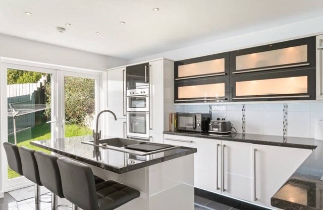 Spacious Home 5 min Walk to Portmellon Beach