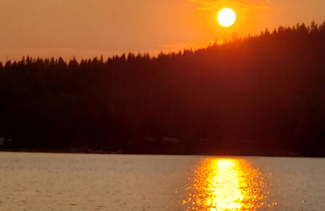 Spacious home --5 minute walk to beautiful Priest Lake