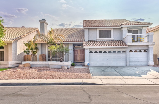 Spacious Dream Home Can Accommodate 12 guests!