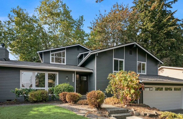 Spacious Home in Finn Hill 4BD/3BTH and Home Gym