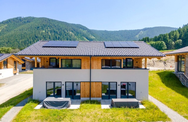 Spacious home located directly at the slopes