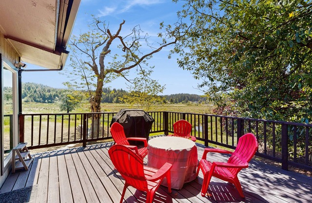 Spacious home near Bandon Dunes Resort, Sand Dunes, & Charleston- groups welcome