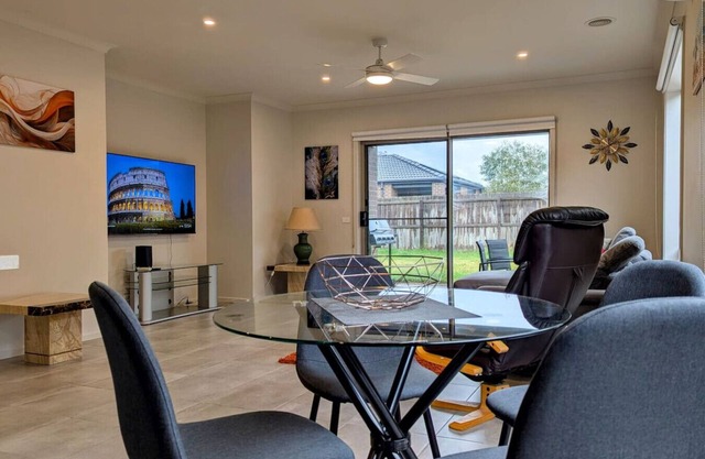 Spacious home near Bellarine Peninsula Trail