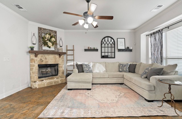 Spacious Home Near Wedding Venues