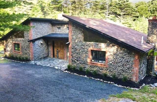The Stone Mason - Large Modern Home - 2 Hrs from NYC