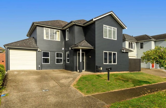 Spacious home on landing drive