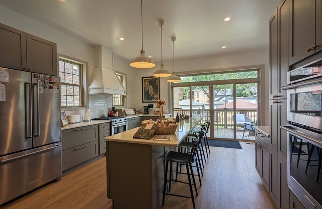 Spacious home w Chef’s Kitchen, Natural Light, Open Floor Plan, Ideal for Groups