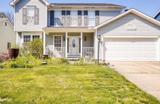Spacious Home w/ Deck - 9 Mi to Downtown Columbus