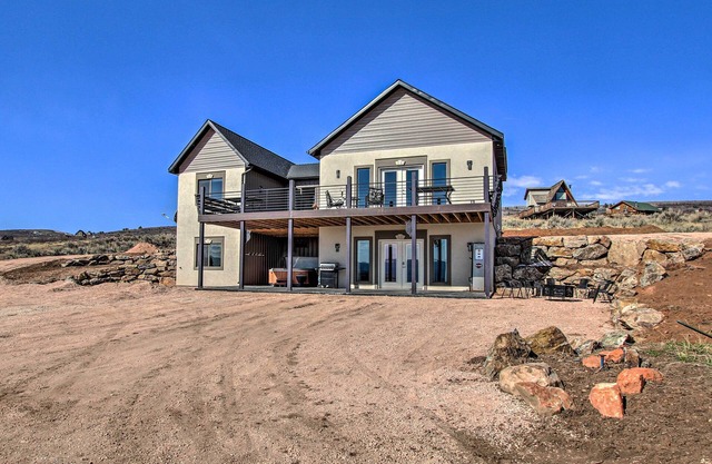 Spacious Home w/ Mtn Views: 2 Mi to Bear Lake!