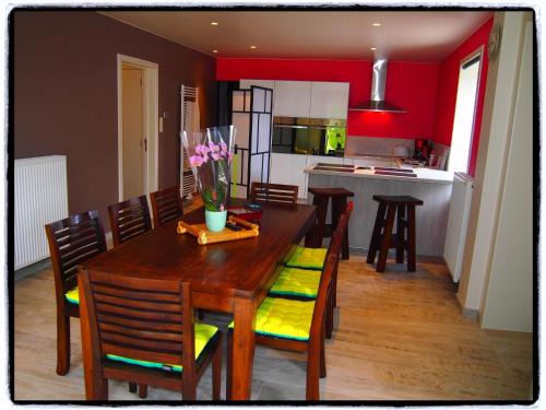 Spacious Home with Games, cleaning included