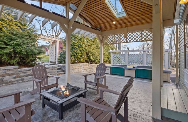Spacious Home with Game Room and Pool