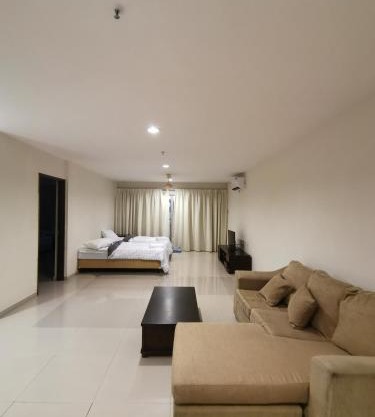 Spacious & Homey Apartment at Marina Island by JoMy Homestay