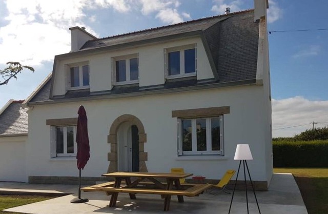 Spacious house 800m from the superb Penhors beach. 8P. 150 m2
