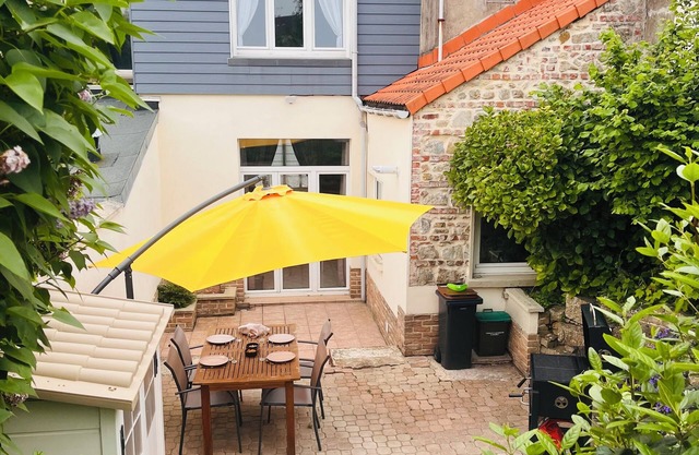 Spacious house with private garden