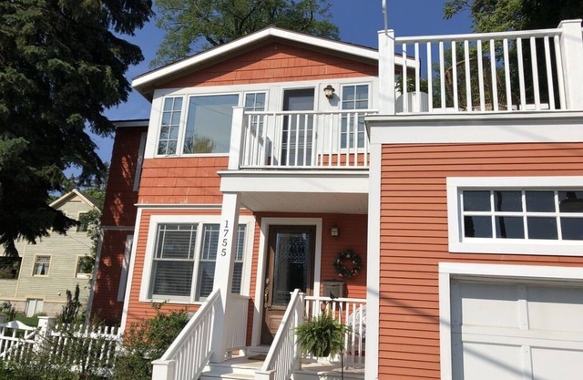 * NUEVO * The Bluffton Orange House