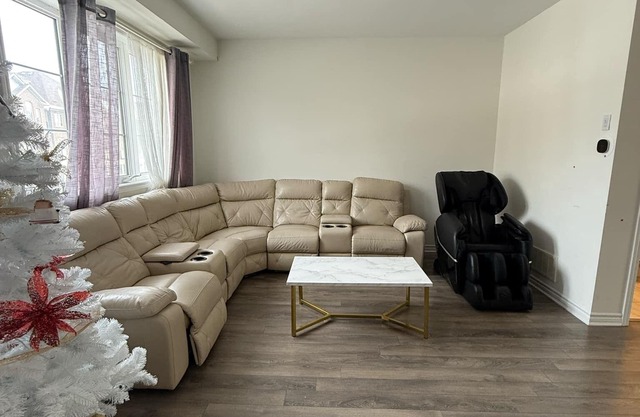 Spacious house in Markham