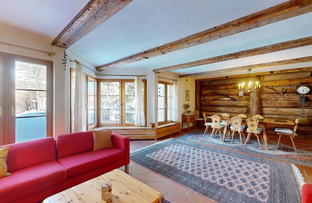Spacious house in the immediate vicinity of the railway station, with four bedro