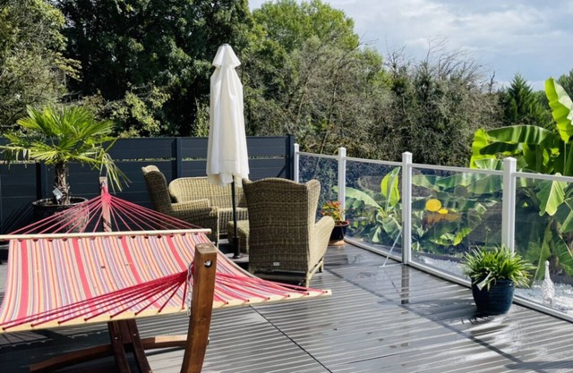 Spacious house with heated pool
