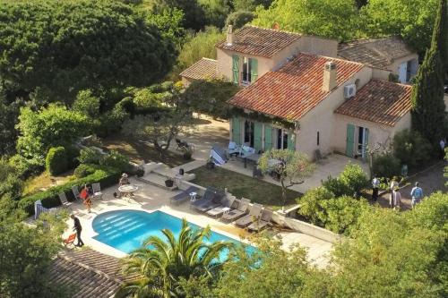 Spacious House With Wi Fi And Swimming Pool