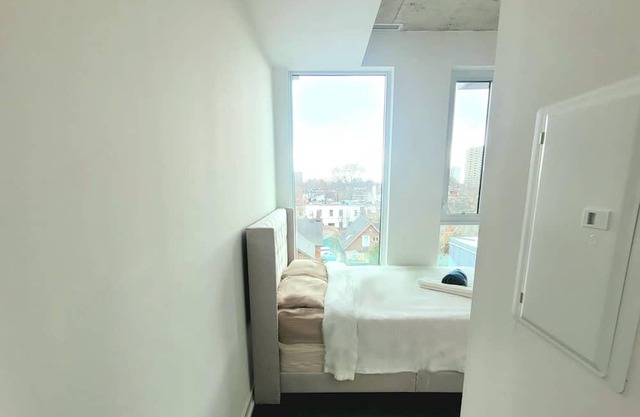 Spacious Industrial Style Comfortable Condo, 2bth - Convenient access Downtown