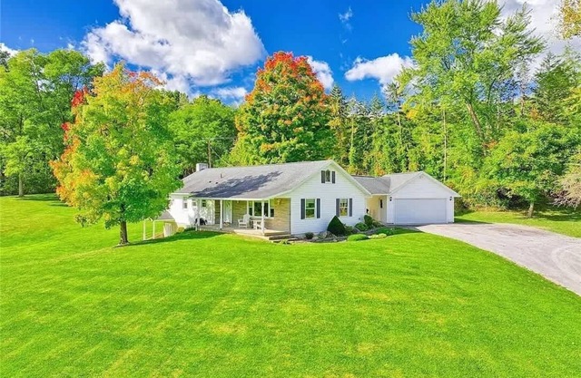 Spacious Keuka Gem: BBQ, Firepit