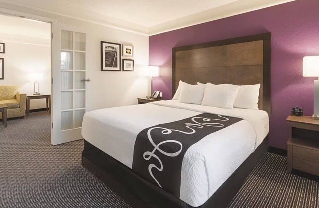 Spacious King Suite at La Quinta Inns & Suites, Relaxing Pool, Near Golf Courses