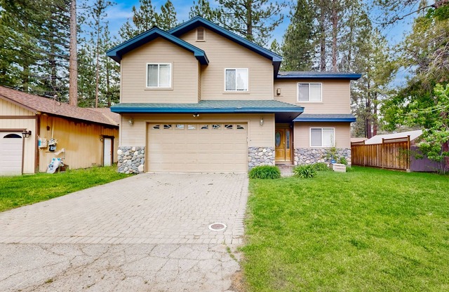 Spacious Lake Retreat | 2 Fireplaces & Private Fenced Yard | Close to Marina