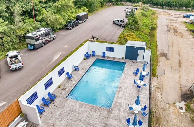 Spacious Lake View Laconia Apt Near Weirs Beach\ Pool \ Restaurants