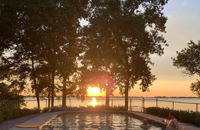 Spacious Lakefront home with pool