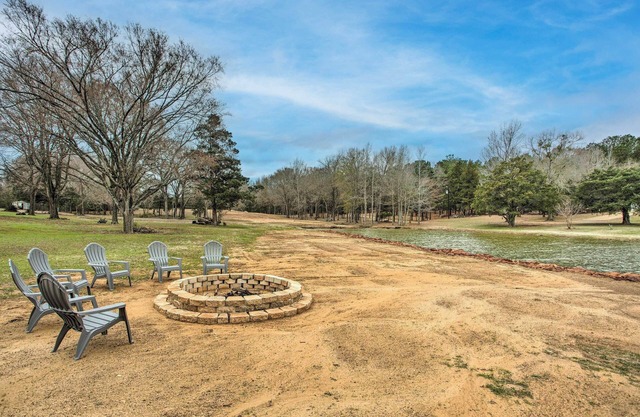 Spacious Lakefront Home w/ Fire Pit & Fun Barn!