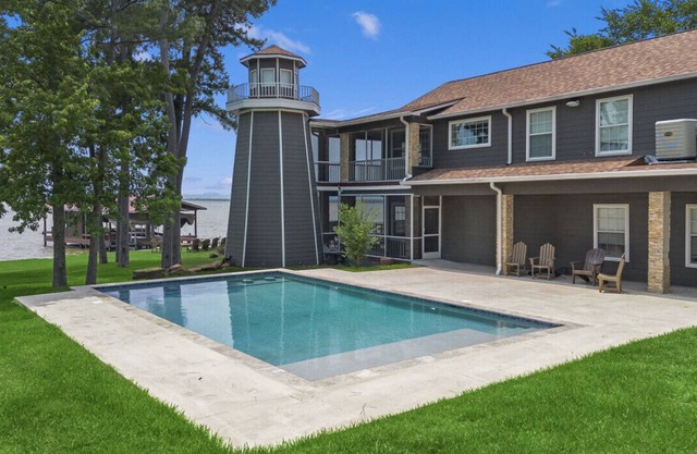 Spacious Lakefront Home w/ Pool, Game Room & Patio