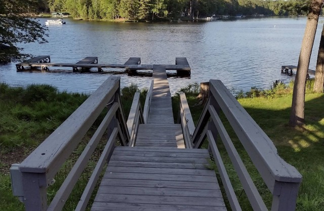 Spacious Lakefront / Snowmobile Lodge Condo