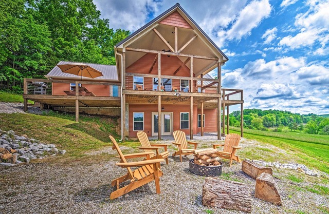Spacious Lakehouse Getaway at Mammoth Cave