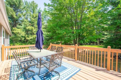 Spacious Leelanau home near the best of Michigan