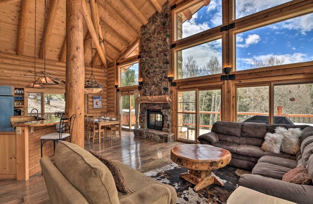 Spacious, Luxe Cabin w/ Mtn Views, Sauna & More!