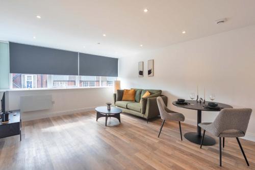 Spacious & Modern 1 Bedroom Apartment in Gravesend